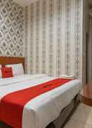 BEDROOM RedDoorz Plus @ Jalan Letda Sujono Medan 2