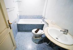 침실 6 Homey and Best Deal 2BR at Taman Beverly Apartment By Travelio