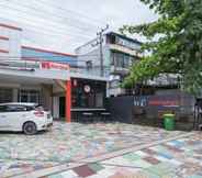 Others 6 RedDoorz Syariah near Jalan Ahmad Yani Banjarmasin 3