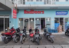 Lobby 3 RedDoorz Apartment @ Grand Sentraland Karawang