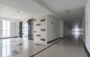 Lobby 4 RedDoorz Apartment @ Grand Sentraland Karawang