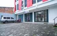 Exterior 3 RedDoorz near Stasiun Tangerang