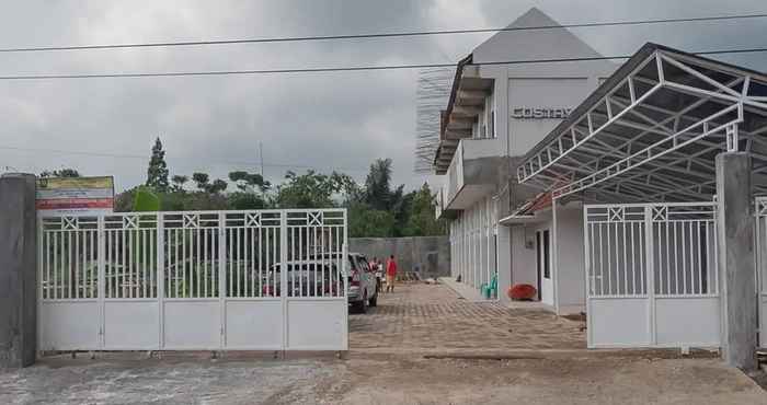 Exterior RedDoorz Syariah near Wisata Situ Gunung Sukabumi