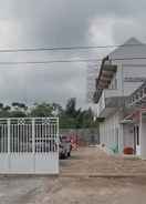 EXTERIOR_BUILDING RedDoorz Syariah near Wisata Situ Gunung Sukabumi