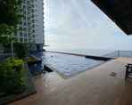 สระว่ายน้ำ 7 Alluring 1 Bedroom Penthouse Suite @ Green Bay Seaview Condominiums
