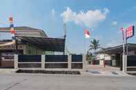 Exterior RedDoorz Syariah near Tugu Pandanwangi Cianjur