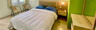 Bilik Tidur 2 Mawar Indah Hotel near Stasiun Balapan Solo Mitra RedDoorz
