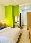 BEDROOM Mawar Indah Hotel near Stasiun Balapan Solo Mitra RedDoorz