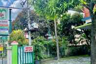 Exterior Mawar Indah Hotel near Stasiun Balapan Solo Mitra RedDoorz