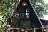 Exterior Saung Singkur Riverside