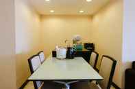 Ruang untuk Umum Homey and Good 2BR at Braga City Walk Apartment By Travelio