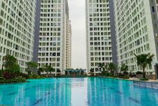 Swimming Pool Nice and Strategic Studio Apartment at M-Town Residence Travelio