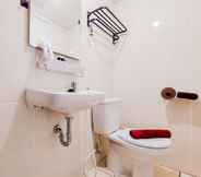 In-room Bathroom 5 Nice and Strategic Studio Apartment at M-Town Residence Travelio