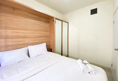 Phòng ngủ 2 Strategic and Comfort 2BR at Green Pramuka City Apartment By Travelio