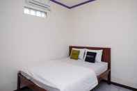 Kamar Tidur Urbanview Syariah Zidney 3 Salatiga by RedDoorz