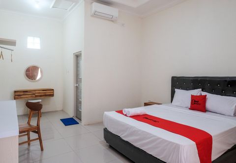 其他 RedDoorz Plus Syariah @ Hotel Indonesia Kajen