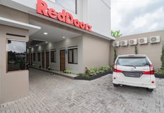ภายนอกอาคาร 6 RedDoorz Syariah @ Boemi Guesthouse Tasikmalaya