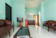 Lobby 7 RedDoorz near Opi Mall Palembang 2