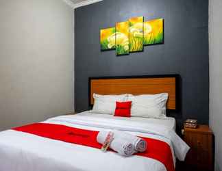 Lain-lain 2 RedDoorz Plus near Amplaz Yogyakarta