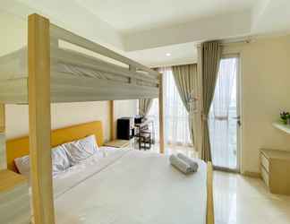 ห้องนอน 2 Modern and Comfort Studio Apartment at Menteng Park By Travelio