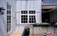 Exterior 2 RedDoorz Premium near RS Pondok Indah