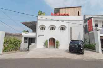 Exterior 4 RedDoorz near Exit Toll Tanah Baru Bogor