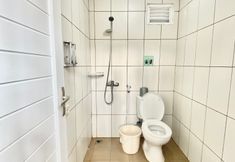 Bilik Mandi dalam Bilik 6 SoraCai Riverside Campsite