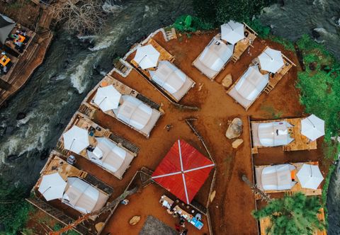 Luar Bangunan SoraCai Riverside Campsite