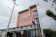 Luar Bangunan RedDoorz near RS Royal Prima Medan 2