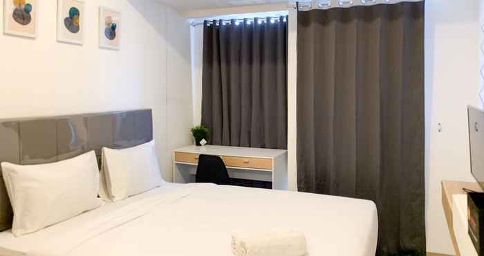 Bedroom Comfortable and Homey Studio Tokyo Riverside PIK 2 Apartment By Travelio