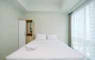 ห้องนอน 2 Simply and Comfort Stay Studio Green Sedayu Apartment By Travelio