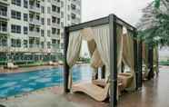 Swimming Pool 6 Simply and Comfort Stay Studio Green Sedayu Apartment By Travelio