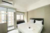 Kamar Tidur Minimalist Studio Gateway Park LRT City Bekasi Apartment By Travelio