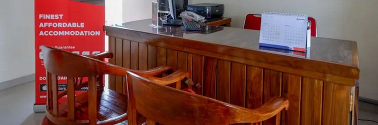 Sảnh chờ RedDoorz near Stadion 45 Karanganyar