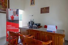 Sảnh chờ RedDoorz near Stadion 45 Karanganyar