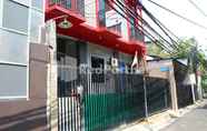 Bangunan 3 Snow White Residence near Grogol Mitra RedDoorz