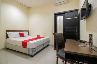 Bedroom 4 RedDoorz @ Meruya 2