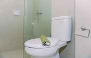 Toilet Kamar 4 Cozy and Enjoy Living Studio Apartment Tree Park City BSD By Travelio