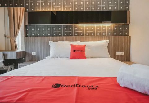Bedroom RedDoorz @ Jamin Ginting Medan