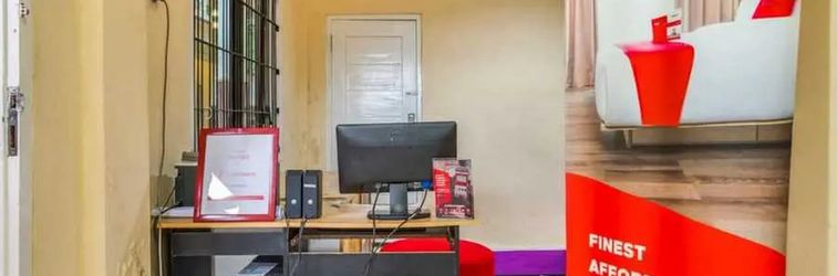 Lobby RedDoorz Syariah near Kebon Rojo Park Blitar