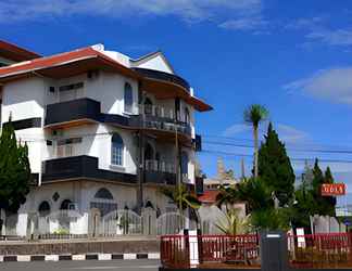 Bên ngoài 2 Hotel Asia Bukittinggi