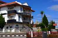 Bên ngoài Hotel Asia Bukittinggi