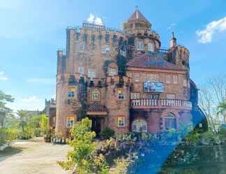 Exterior 2 RedDoorz @ Grand Valley Castle Hotel Cagayan