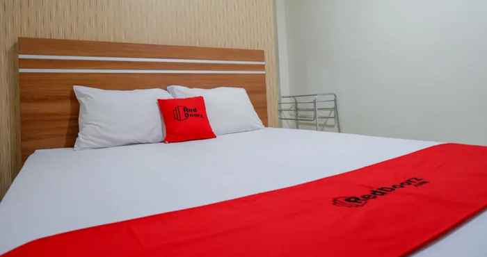 Others RedDoorz near Living Plaza Purwokerto