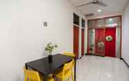 Others 5 RedDoorz Plus near Mall Kelapa Gading