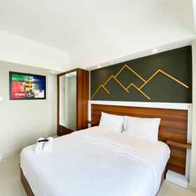 Bedroom 1 Comfort and Enjoy 1BR at LRT City Jatibening Apartment By Travelio, LJ Hooker Buaran Hotels