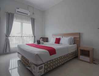 Lainnya 2 RedDoorz near Hermes Place Polonia Medan