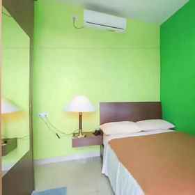 The Nancy's Homestay Pekanbaru Mitra RedDoorz 1, Hotel Pekanbaru