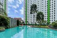 Hồ bơi RedLiving Apartemen Green Lake View Ciputat - Pelangi Rooms 3 Tower E