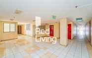 Lobby 2 RedLiving Apartemen Cibubur Village - Lily's Room Tower C